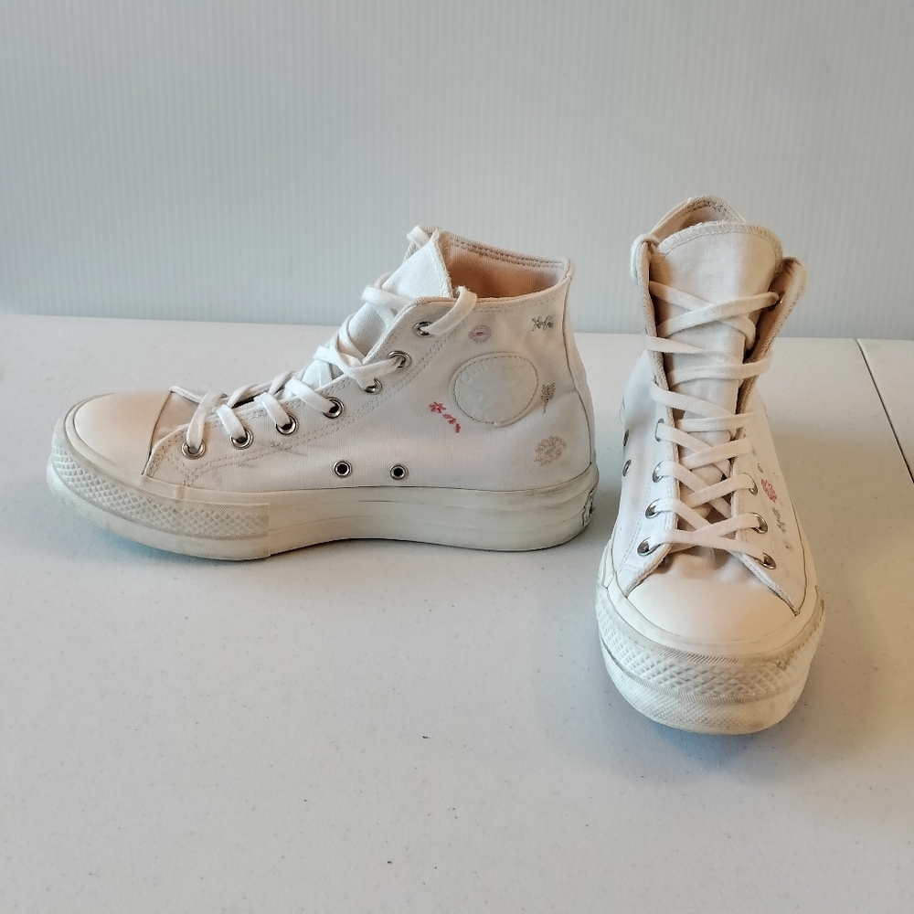 Converse All Star Lift Platform White High-Tops 9 Embroidered Floral Sneakers - Picture 4 of 12